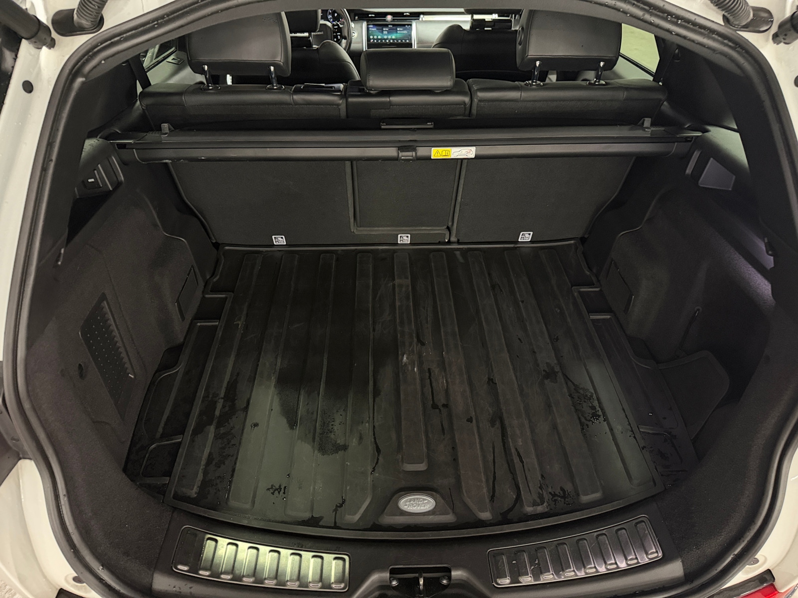Thumbnail: 2020 Land Rover Discovery Sport - 7