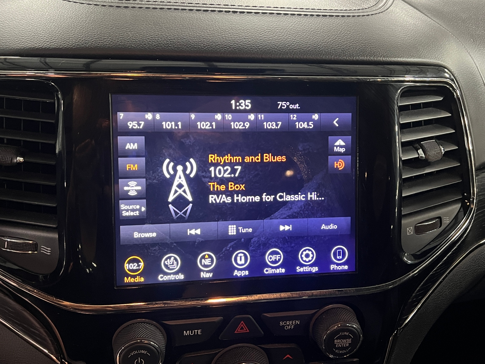 Thumbnail: 2019 Jeep Grand Cherokee - 3