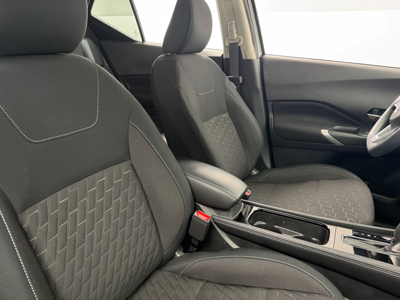 Thumbnail: 2023 Nissan Kicks - 2