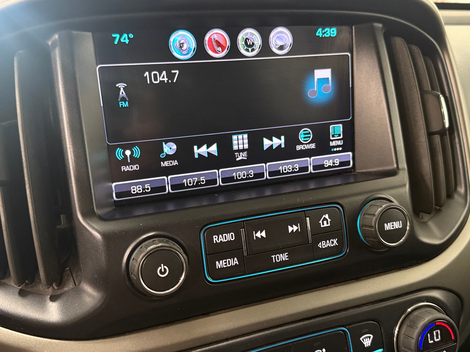 Thumbnail: 2016 Chevrolet Colorado - 3