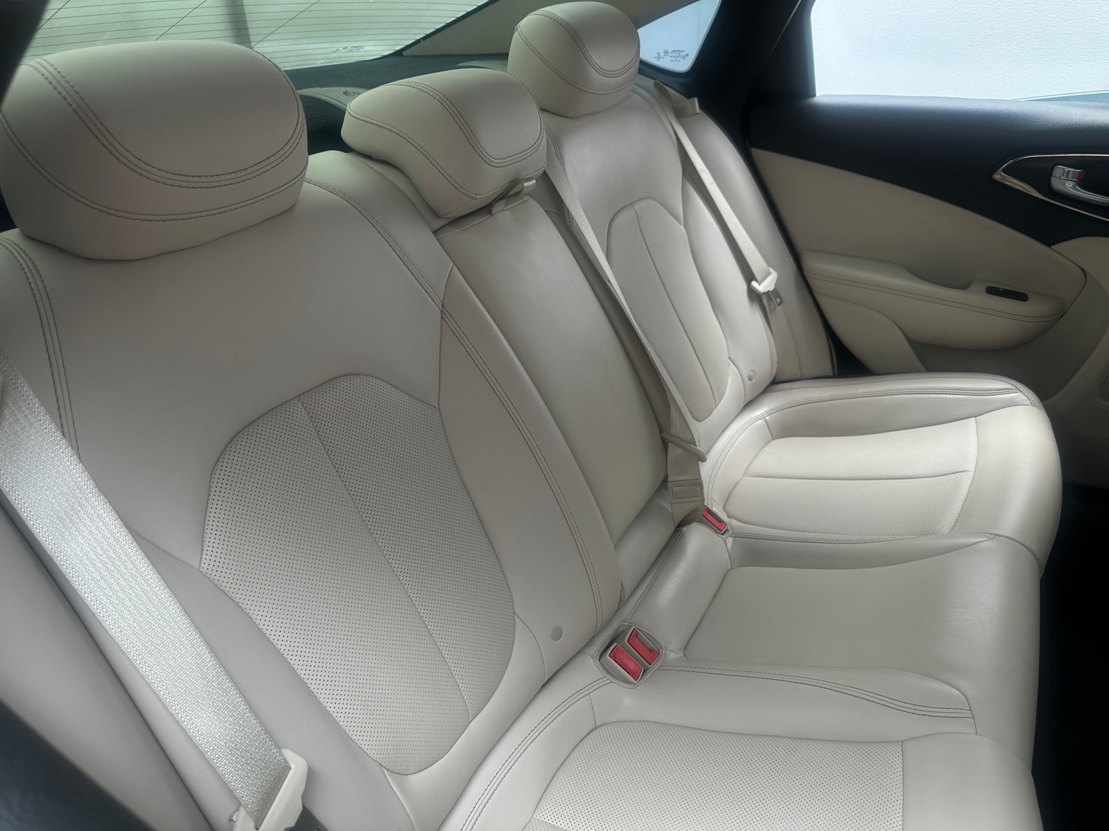 Thumbnail: 2015 Chrysler 200 - 5