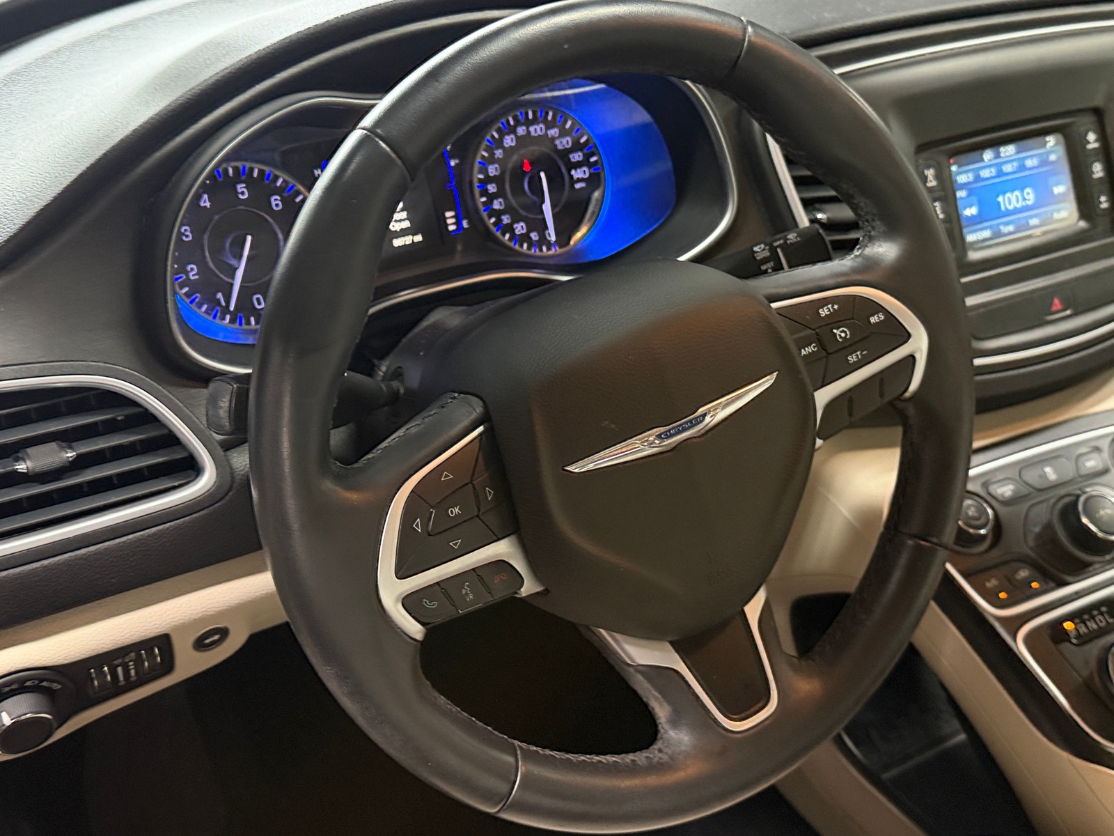 Thumbnail: 2015 Chrysler 200 - 5