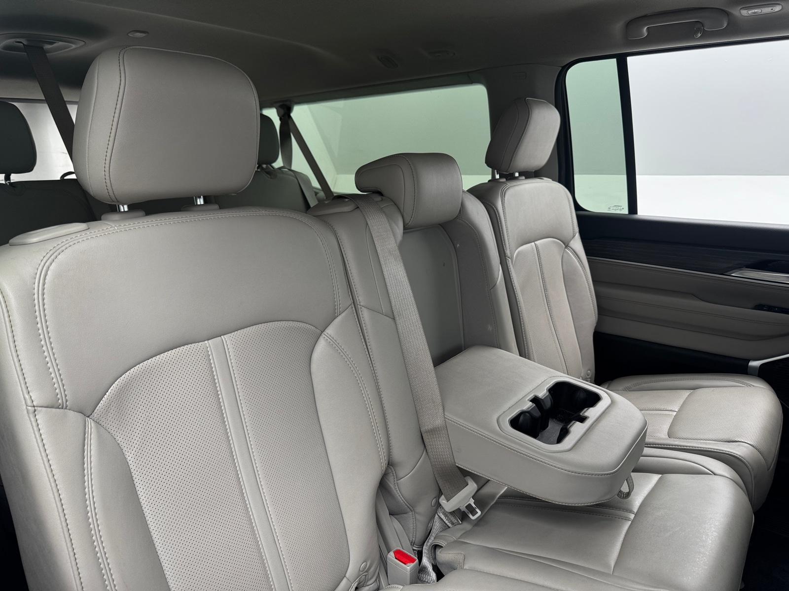 Thumbnail: 2024 Jeep Wagoneer - 5