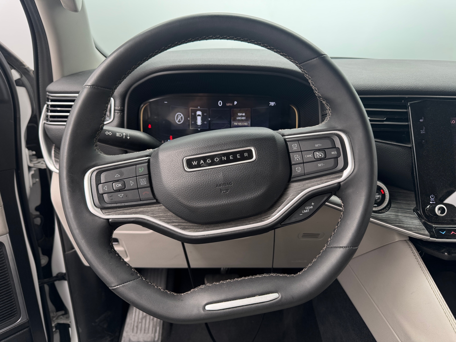 Thumbnail: 2024 Jeep Wagoneer - 4