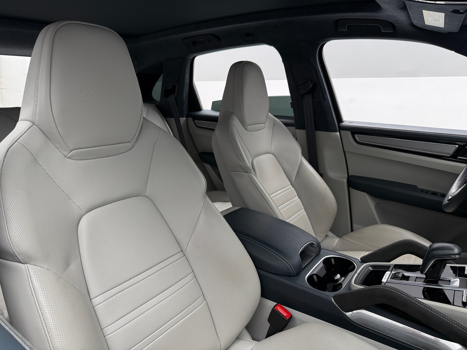 Thumbnail: 2020 Porsche Cayenne - 2