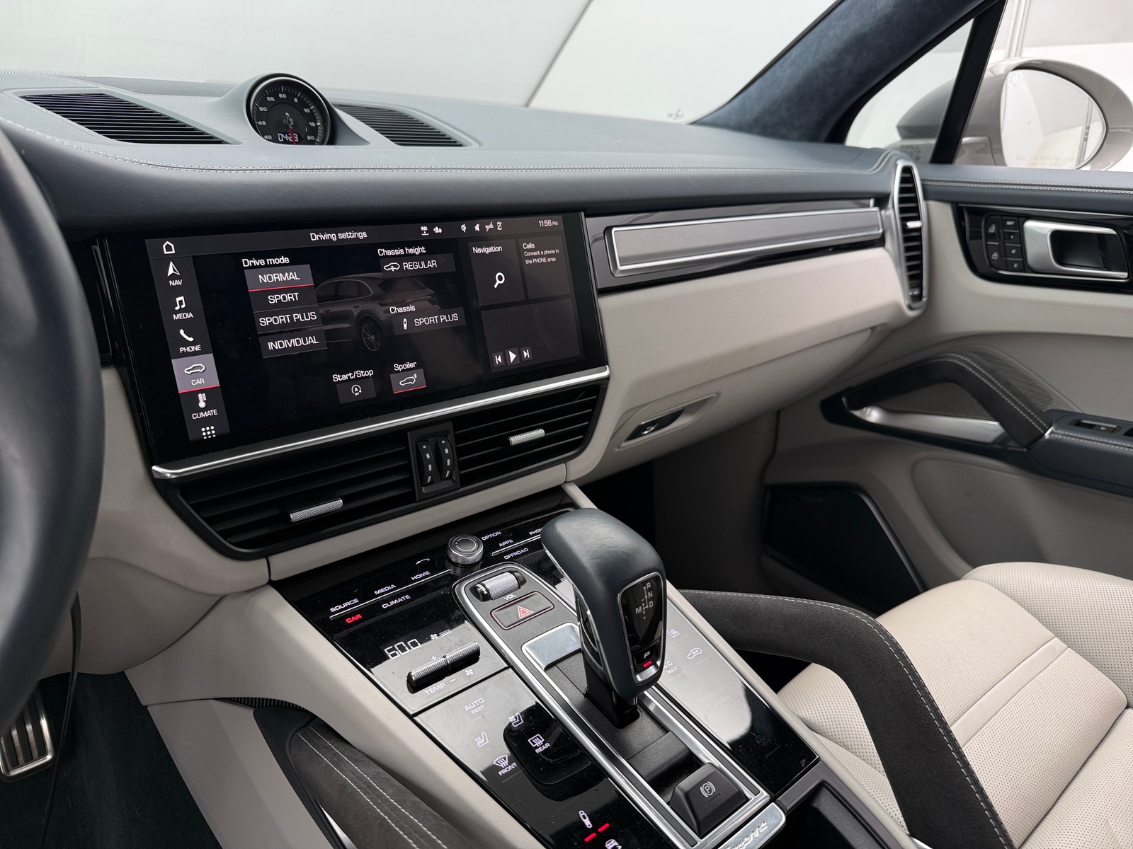 Thumbnail: 2020 Porsche Cayenne - 4