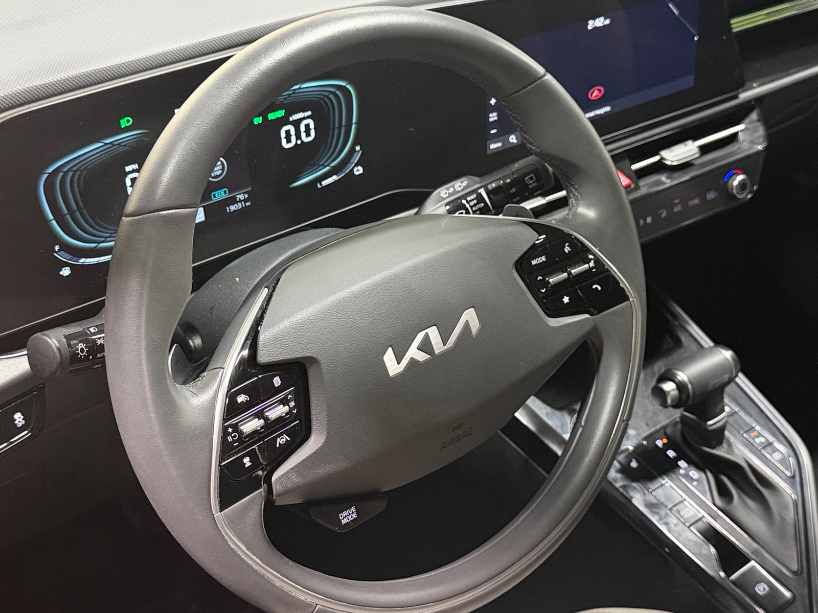 Thumbnail: 2023 Kia Niro - 4