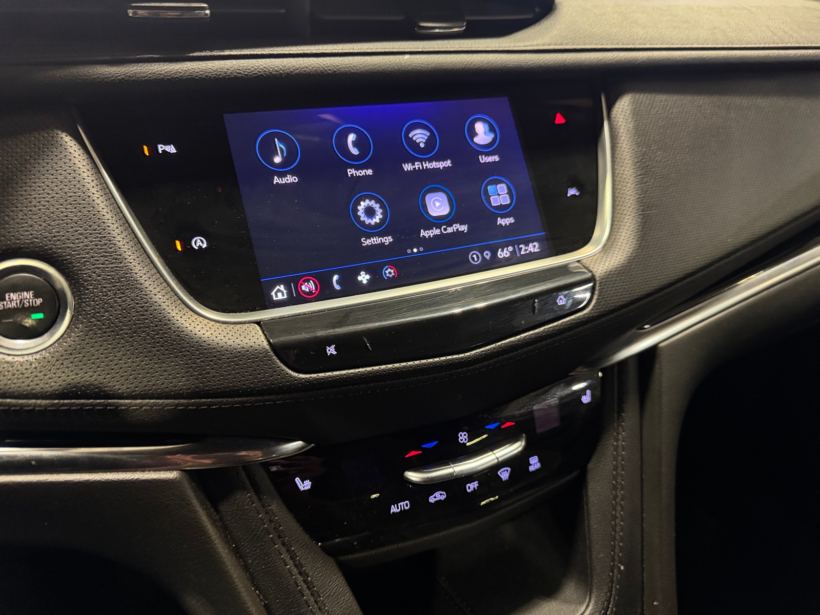 Thumbnail: 2023 Cadillac XT6 - 3
