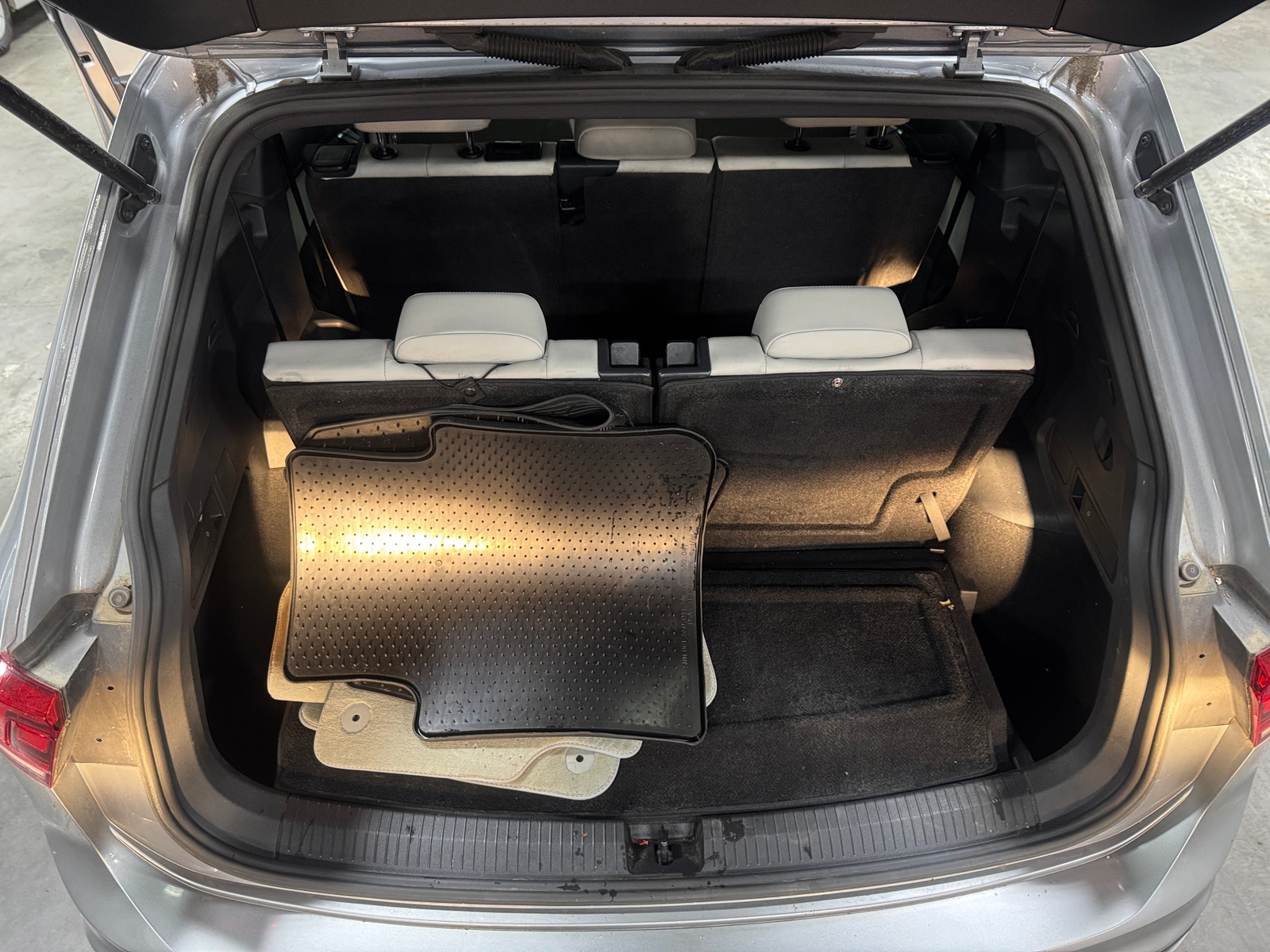 Thumbnail: 2021 Volkswagen Tiguan - 6