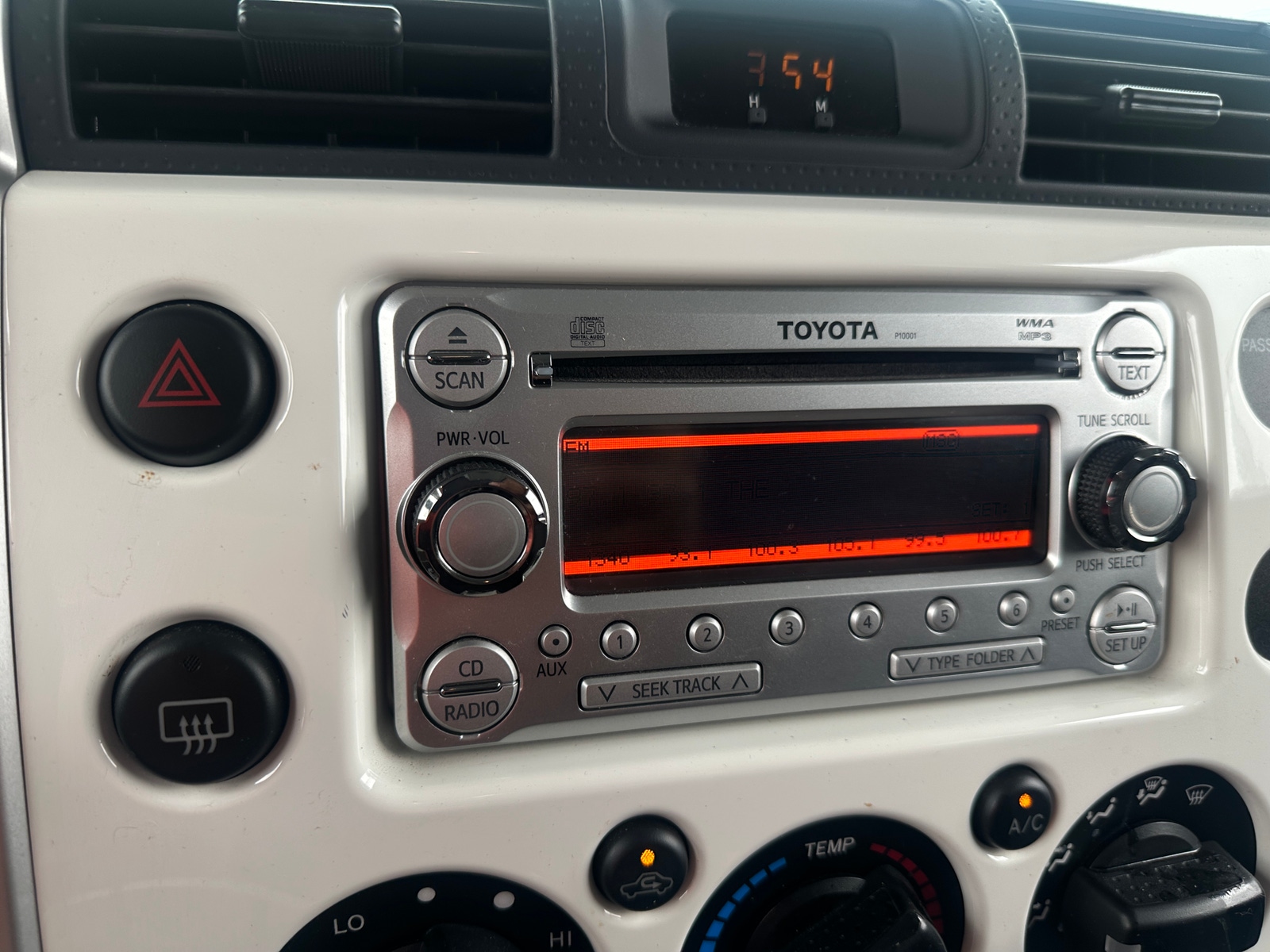 Thumbnail: 2014 Toyota FJ Cruiser - 4