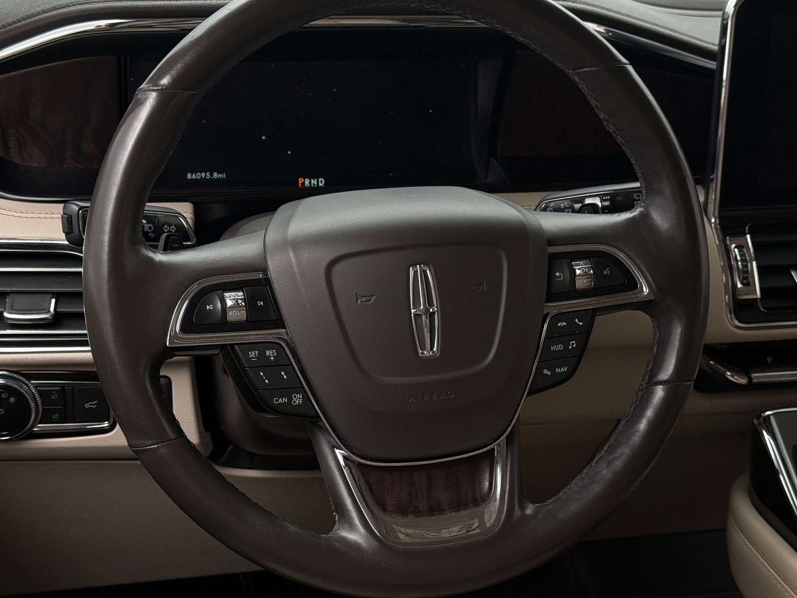 Thumbnail: 2021 Lincoln Navigator - 4