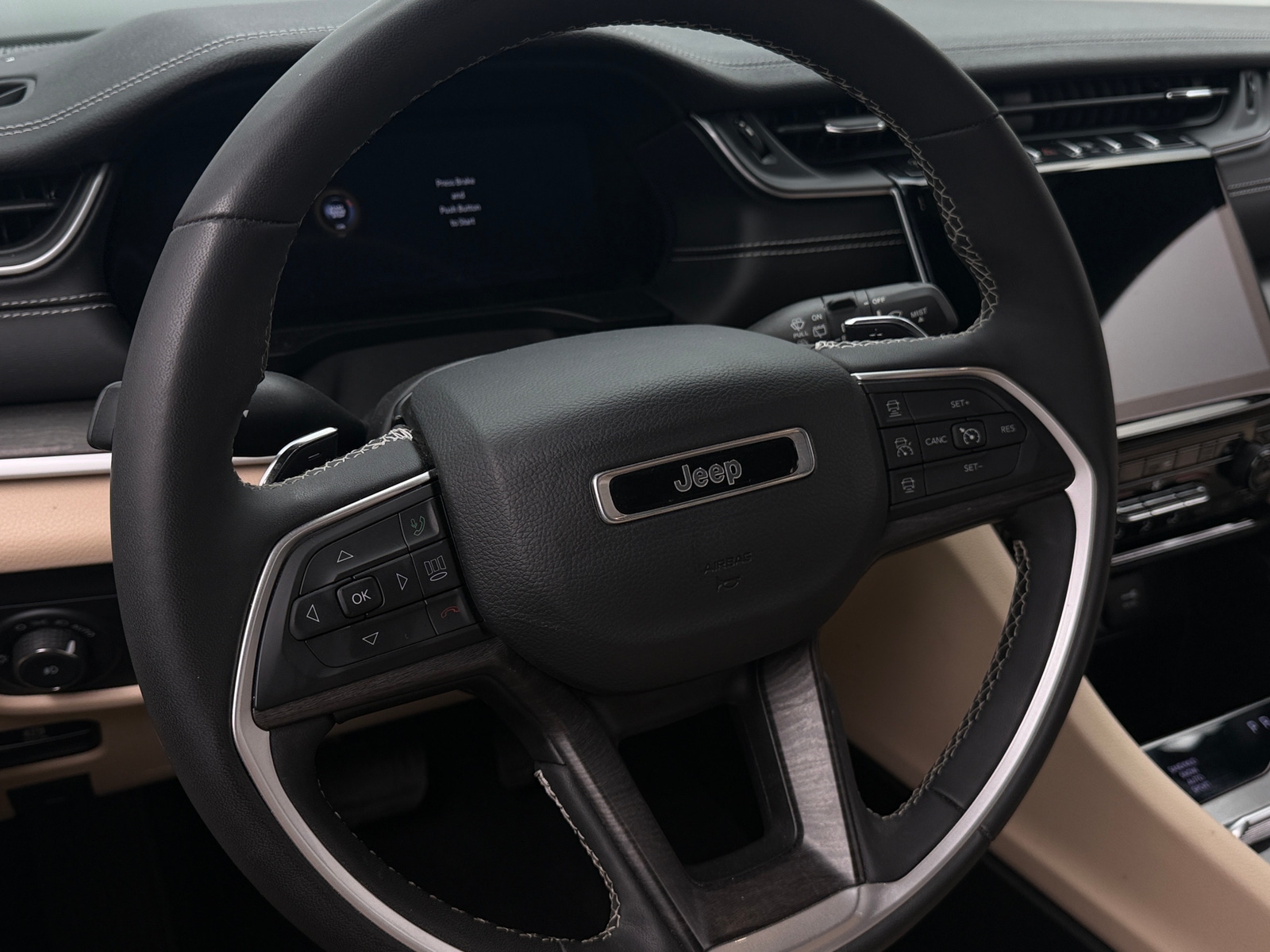 Thumbnail: 2024 Jeep Grand Cherokee L - 4