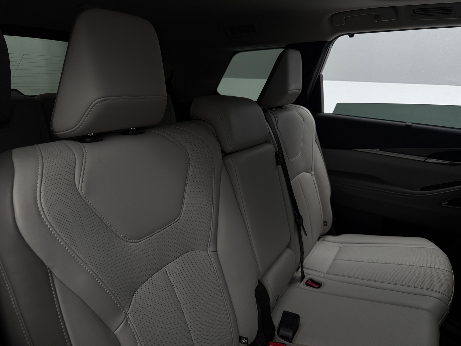Thumbnail: 2026 INFINITI QX60 - 5