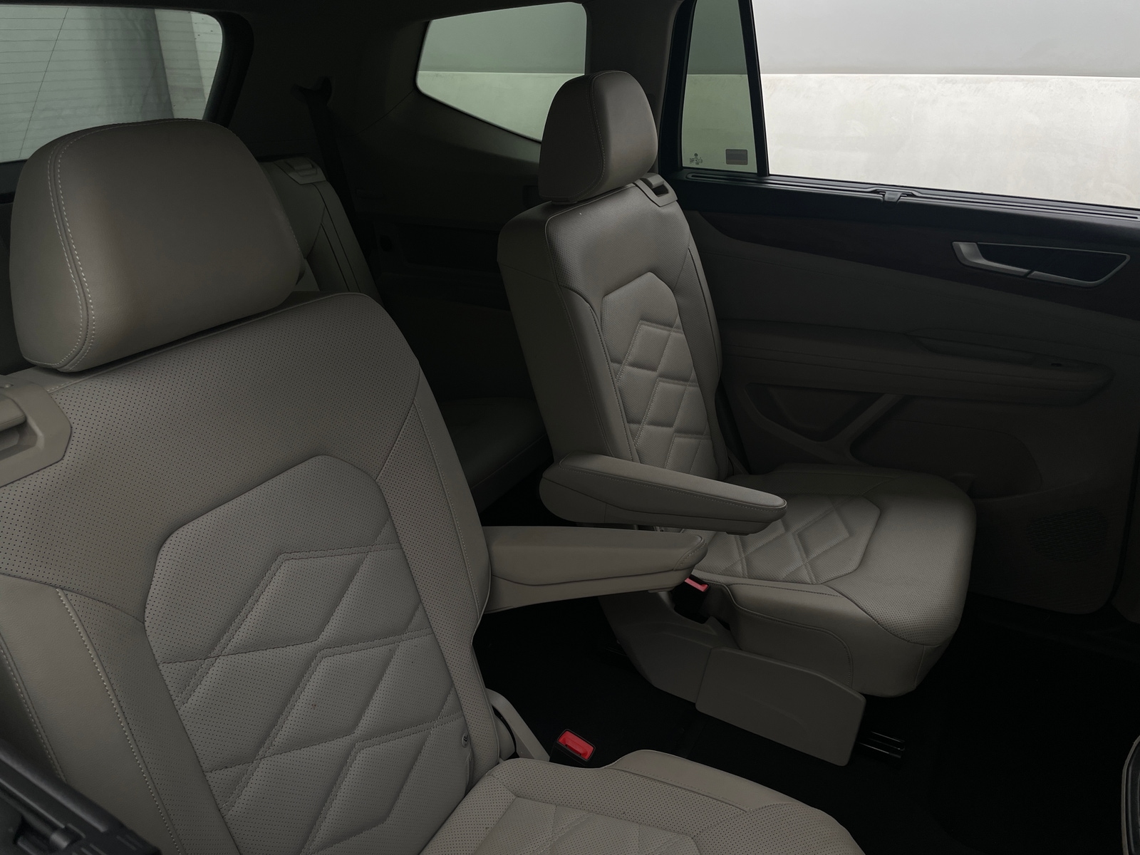 Thumbnail: 2024 Volkswagen Atlas - 5