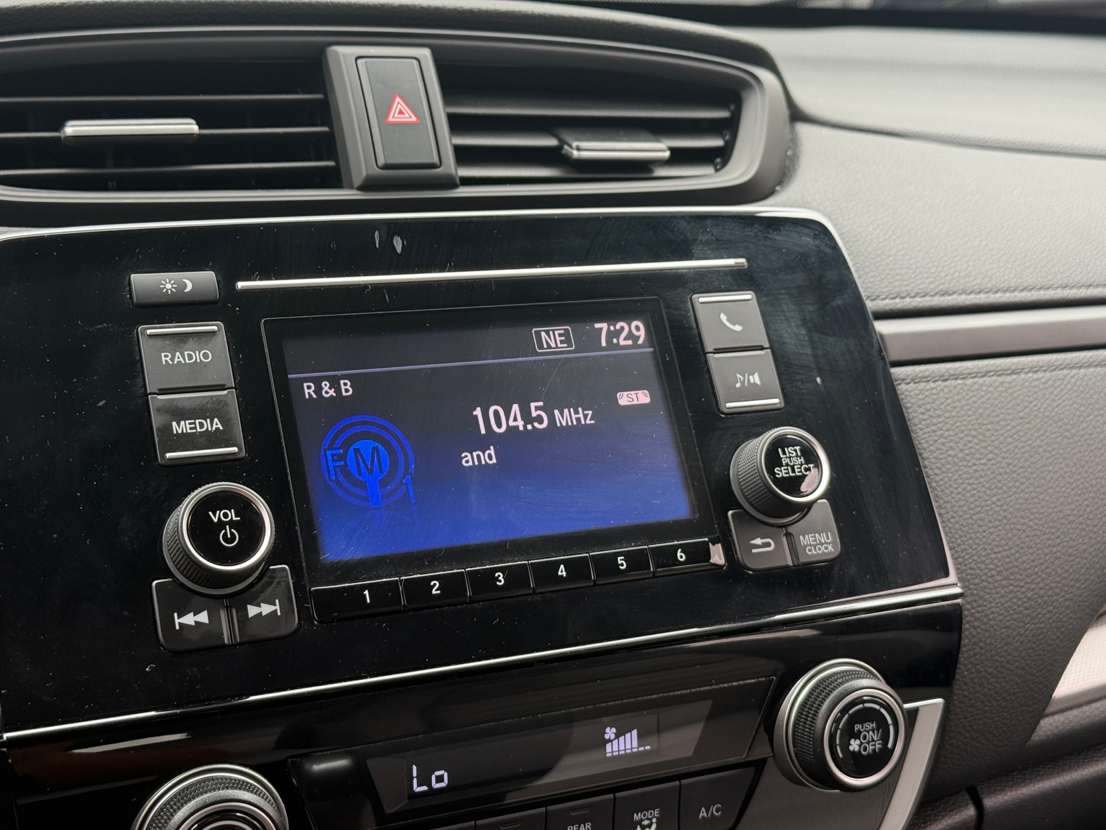 Thumbnail: 2017 Honda CR-V - 4