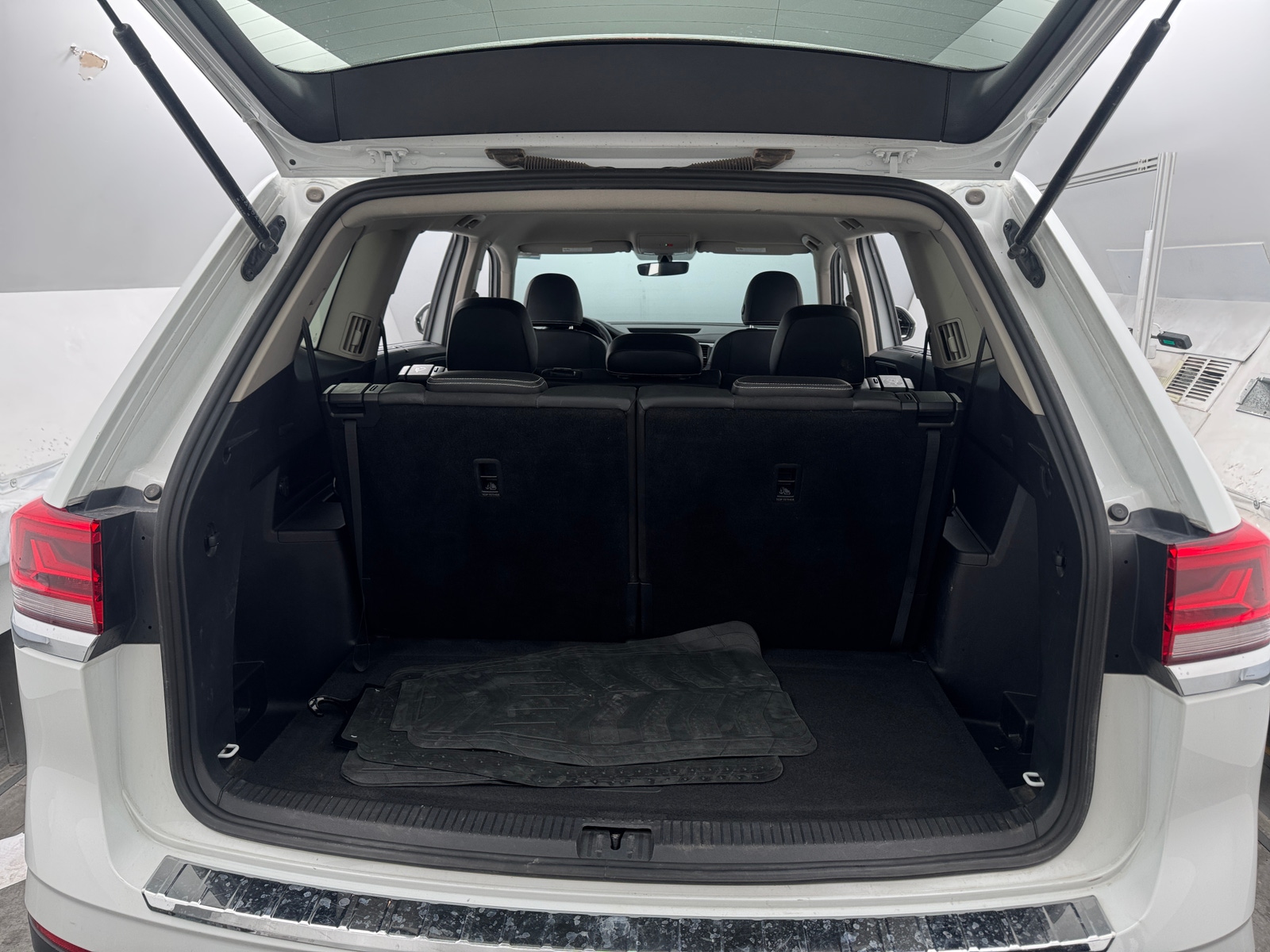 Thumbnail: 2023 Volkswagen Atlas - 6