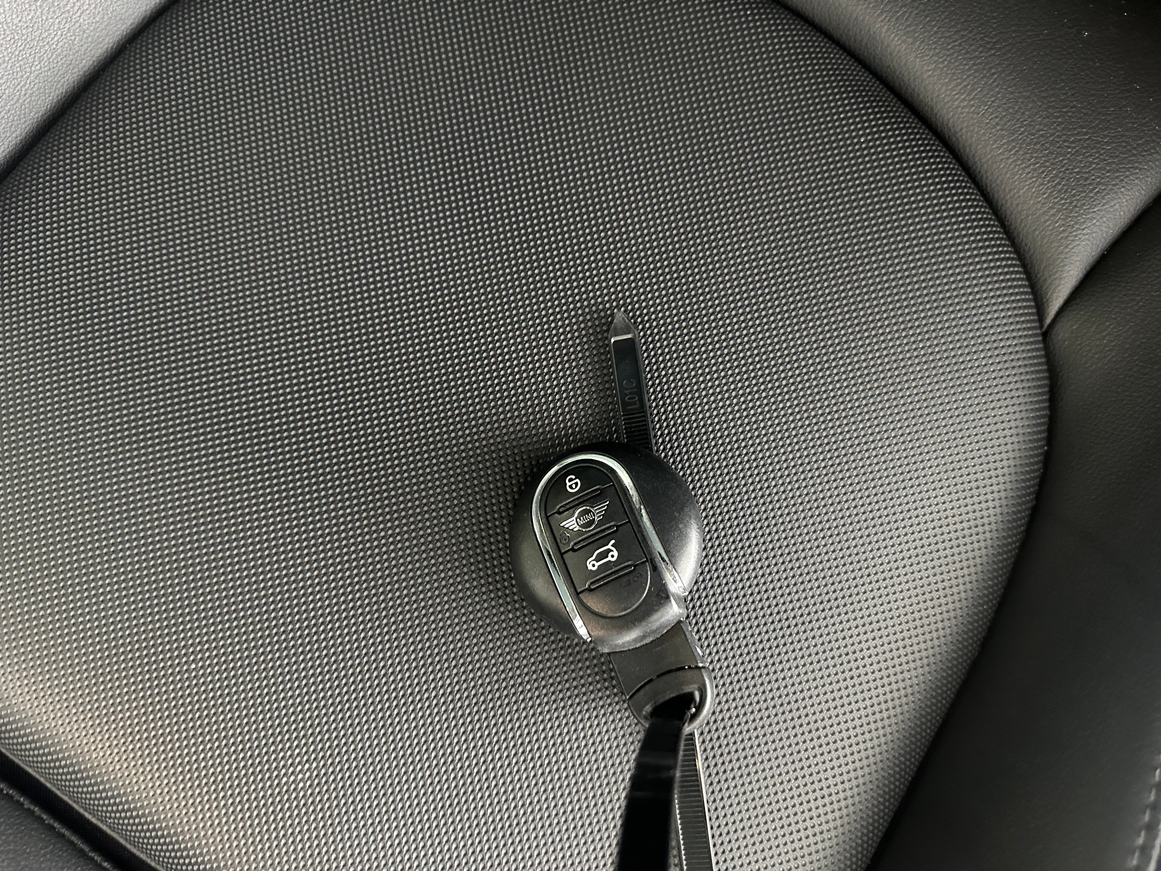 2022 MINI Hardtop 2 Door S - Photo 10