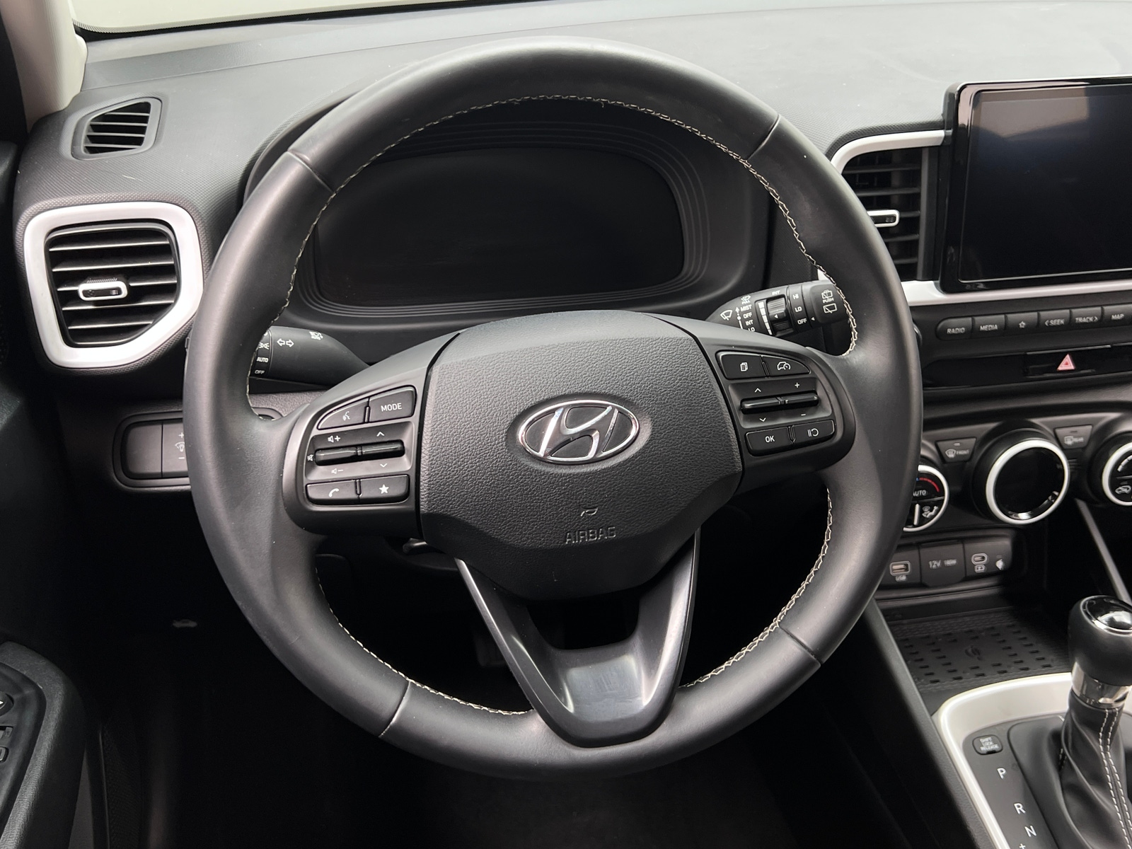 Thumbnail: 2023 Hyundai Venue - 4