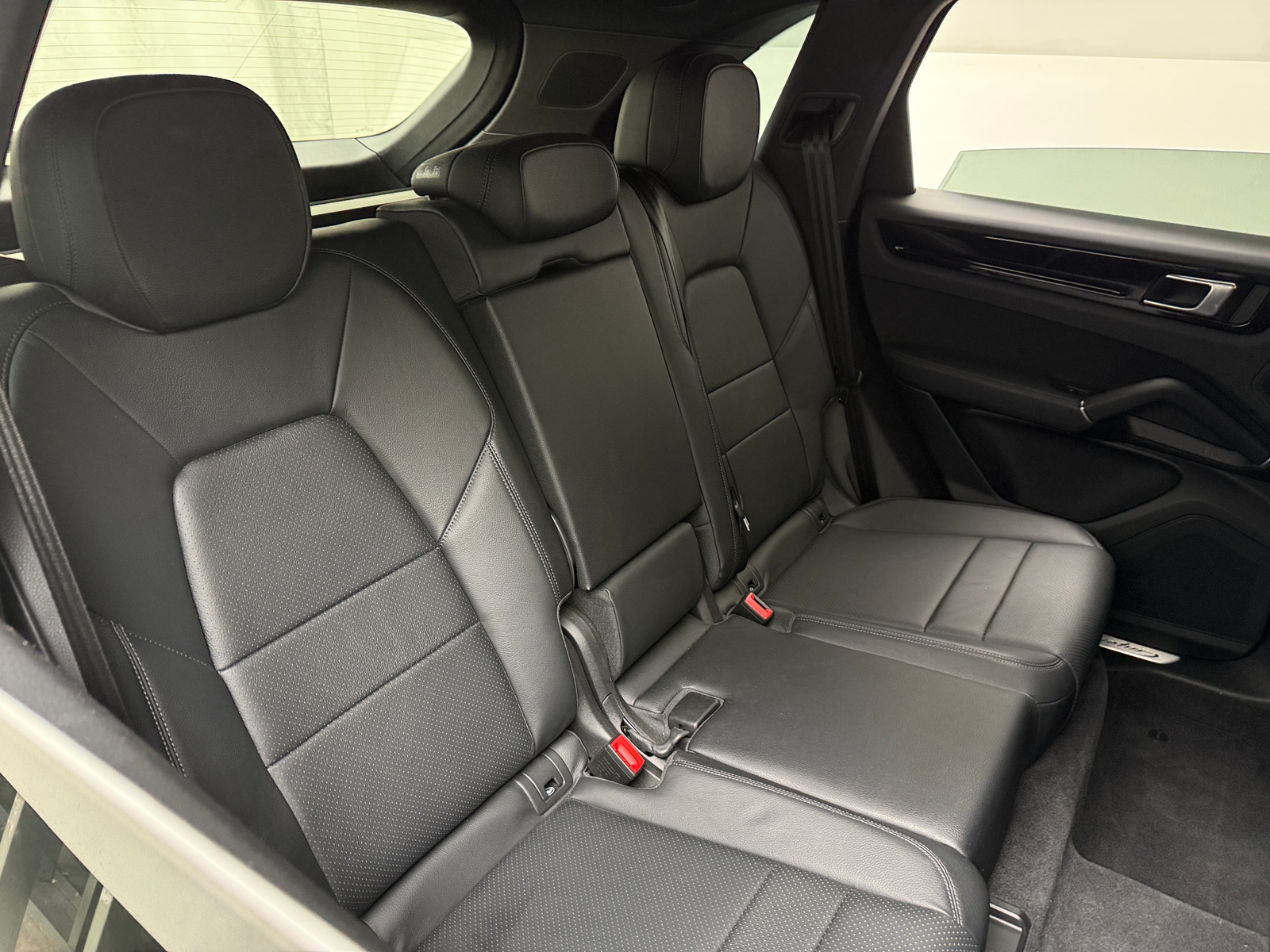 Thumbnail: 2023 Porsche Cayenne - 6