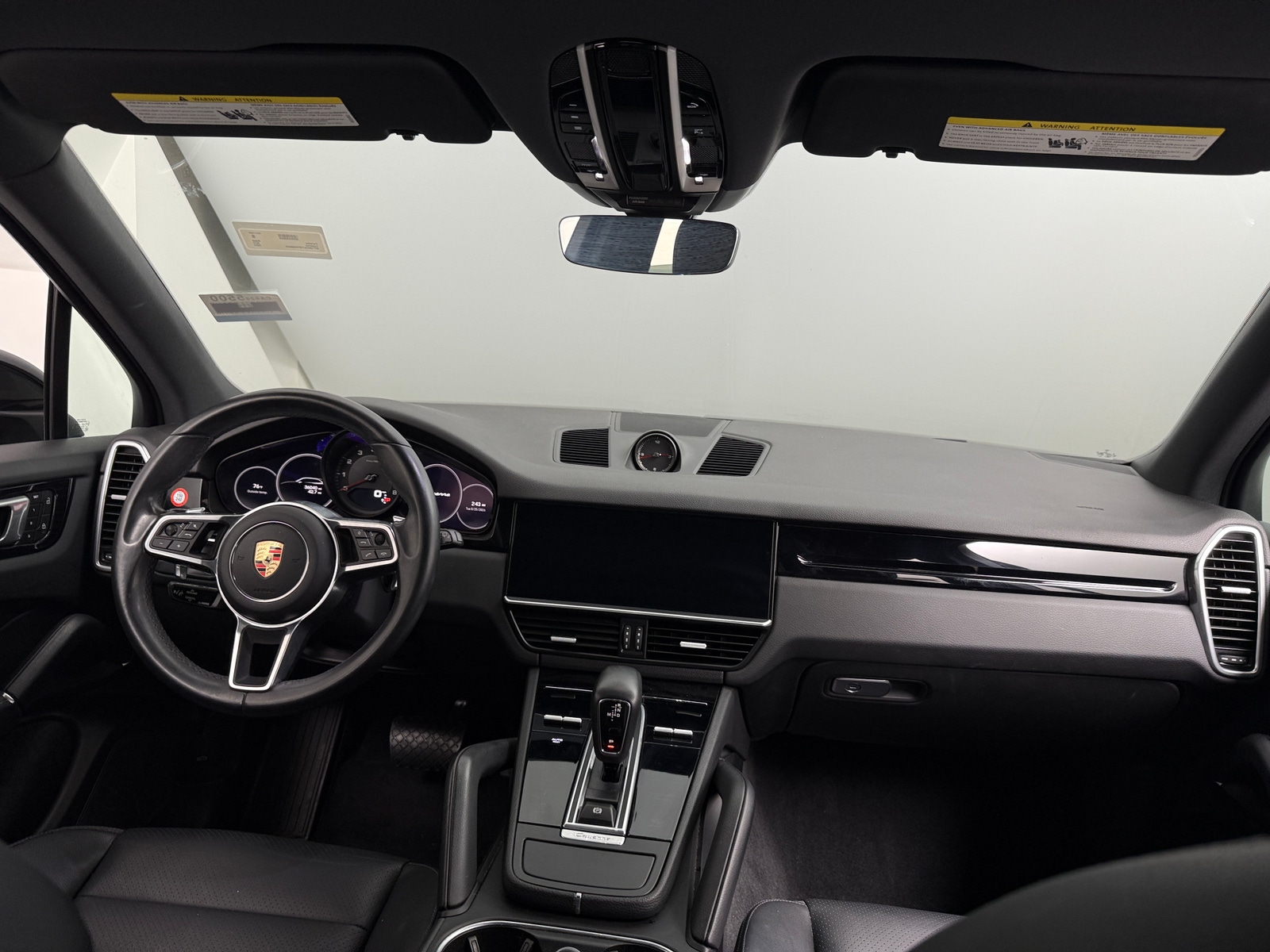Thumbnail: 2023 Porsche Cayenne - 3