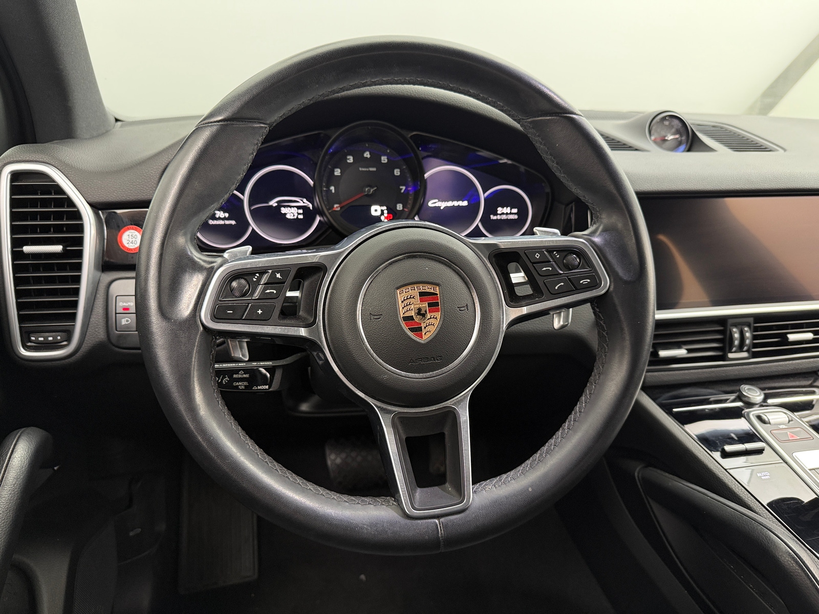 Thumbnail: 2023 Porsche Cayenne - 5