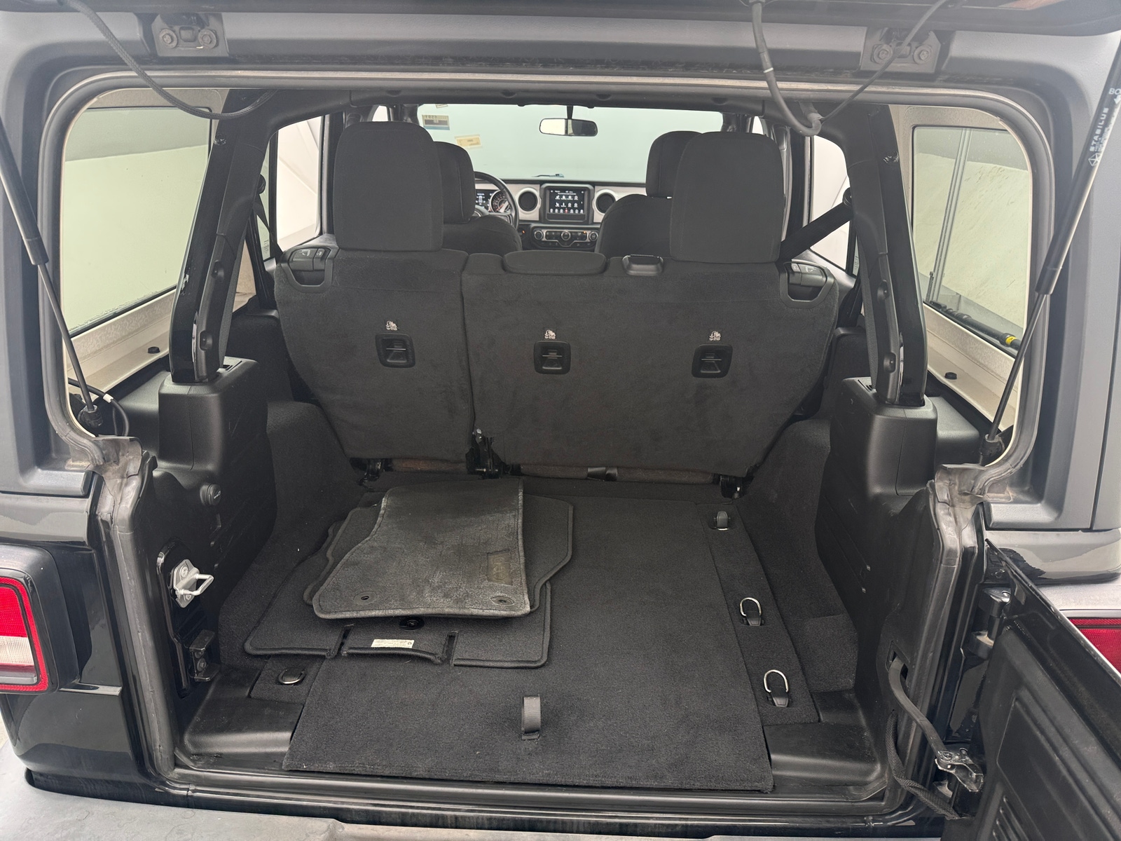 Thumbnail: 2021 Jeep Wrangler - 7