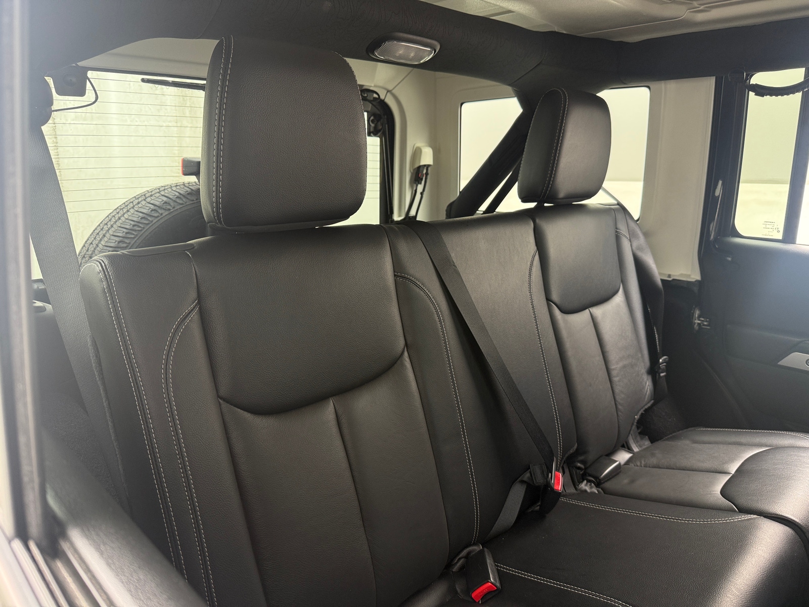 Thumbnail: 2017 Jeep Wrangler - 5