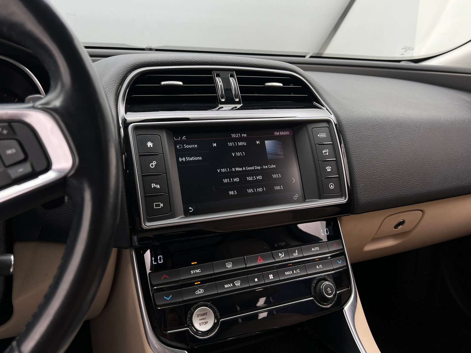Thumbnail: 2018 Jaguar XE - 3