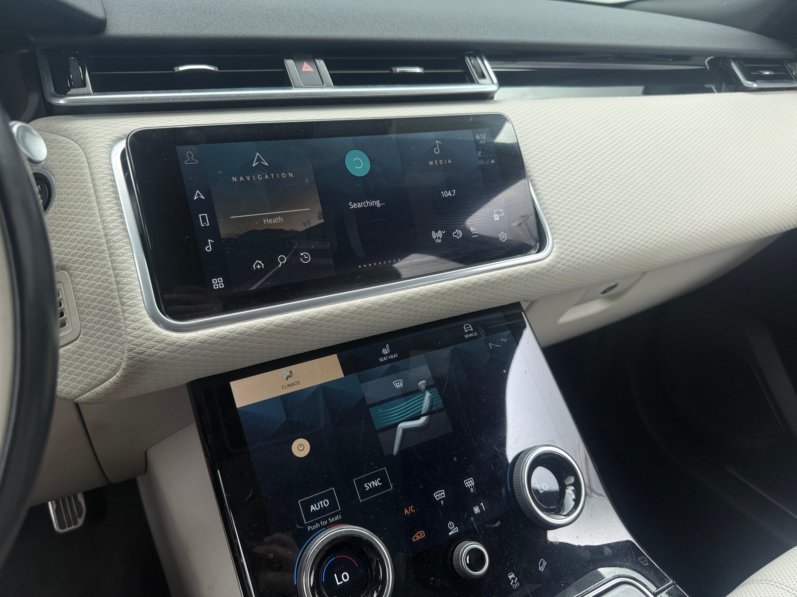 Thumbnail: 2021 Land Rover Range Rover Velar - 3