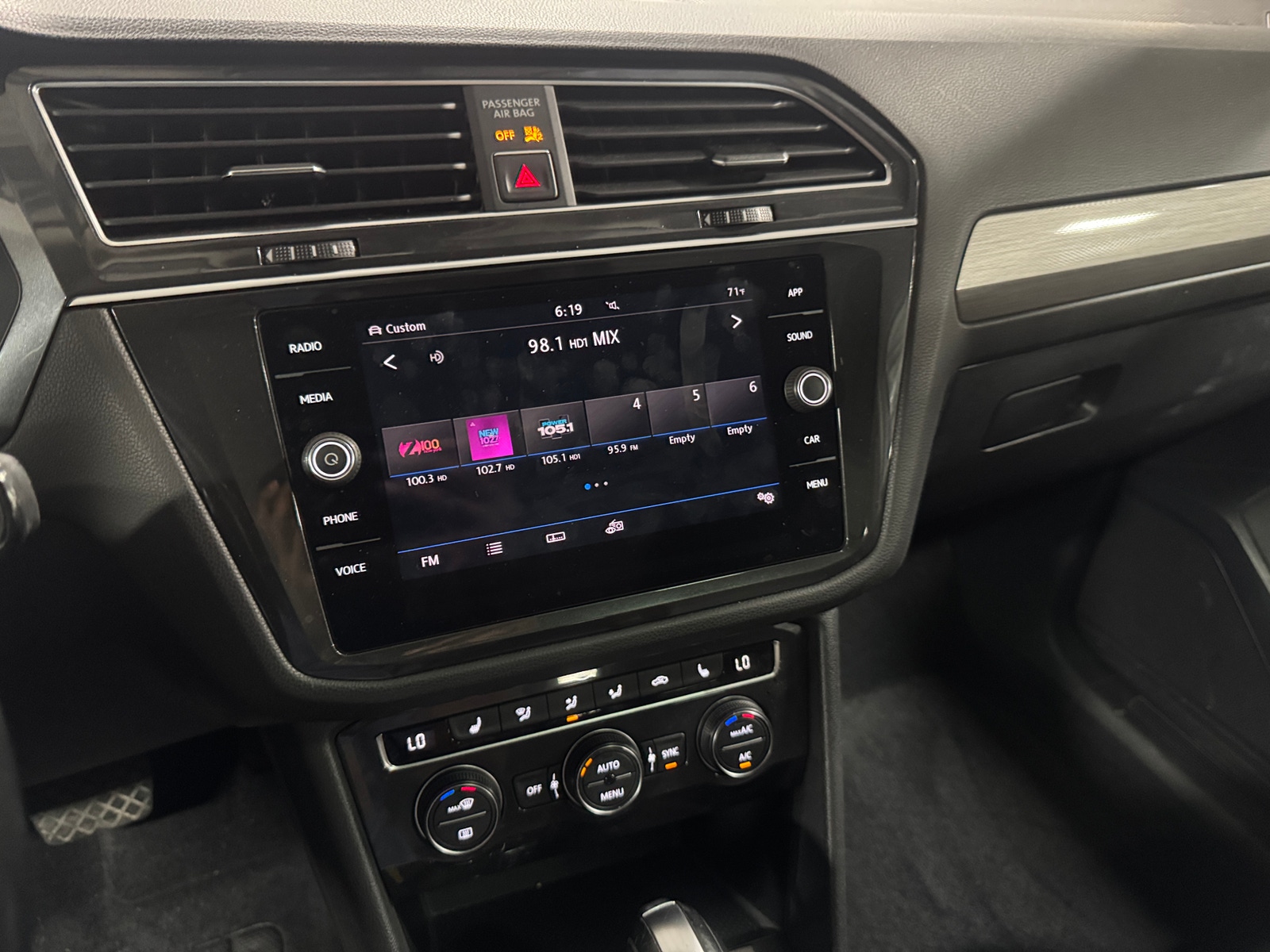 Thumbnail: 2018 Volkswagen Tiguan - 3