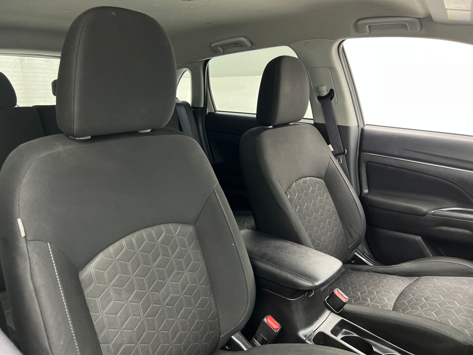 Thumbnail: 2020 Mitsubishi Outlander Sport - 2