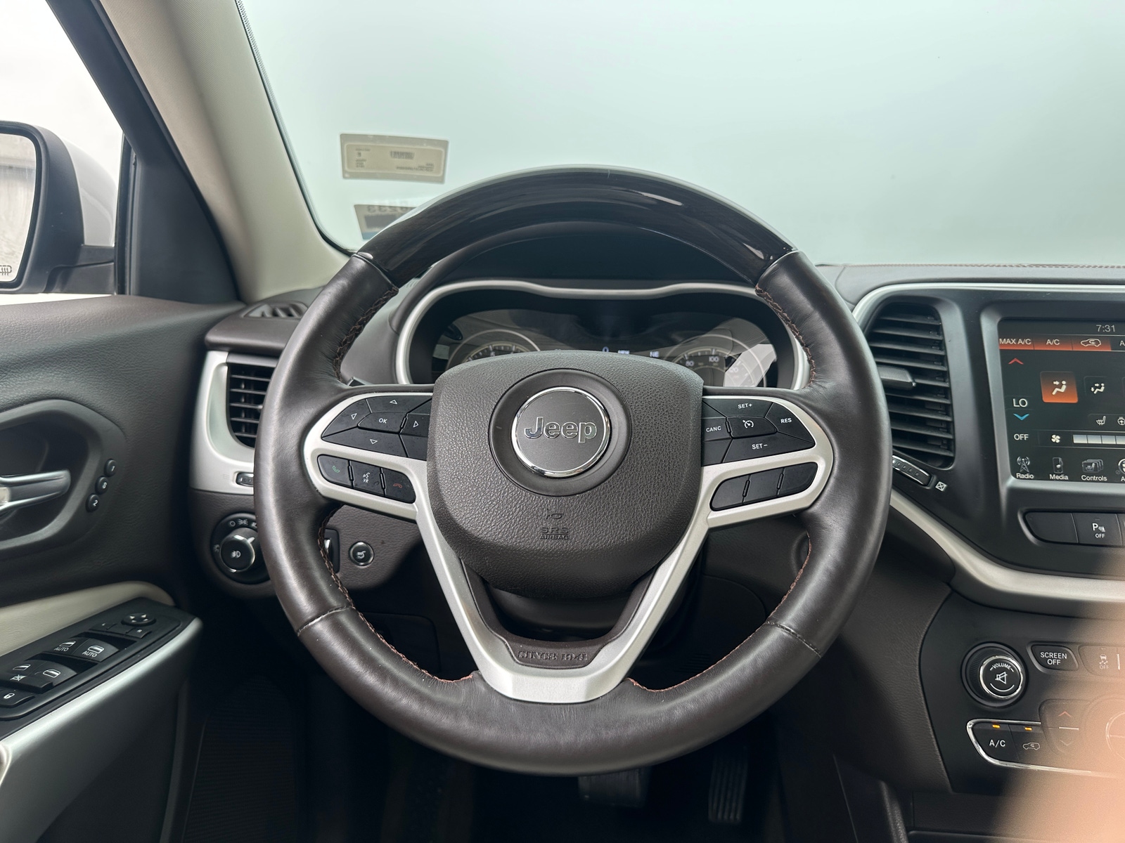 Thumbnail: 2018 Jeep Cherokee - 4