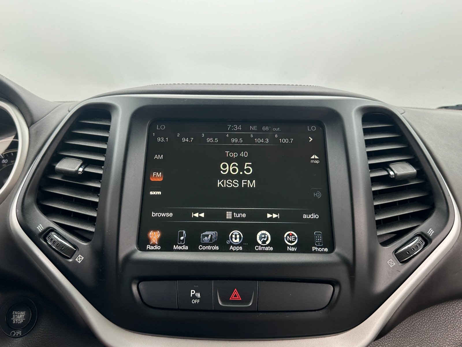 Thumbnail: 2018 Jeep Cherokee - 3