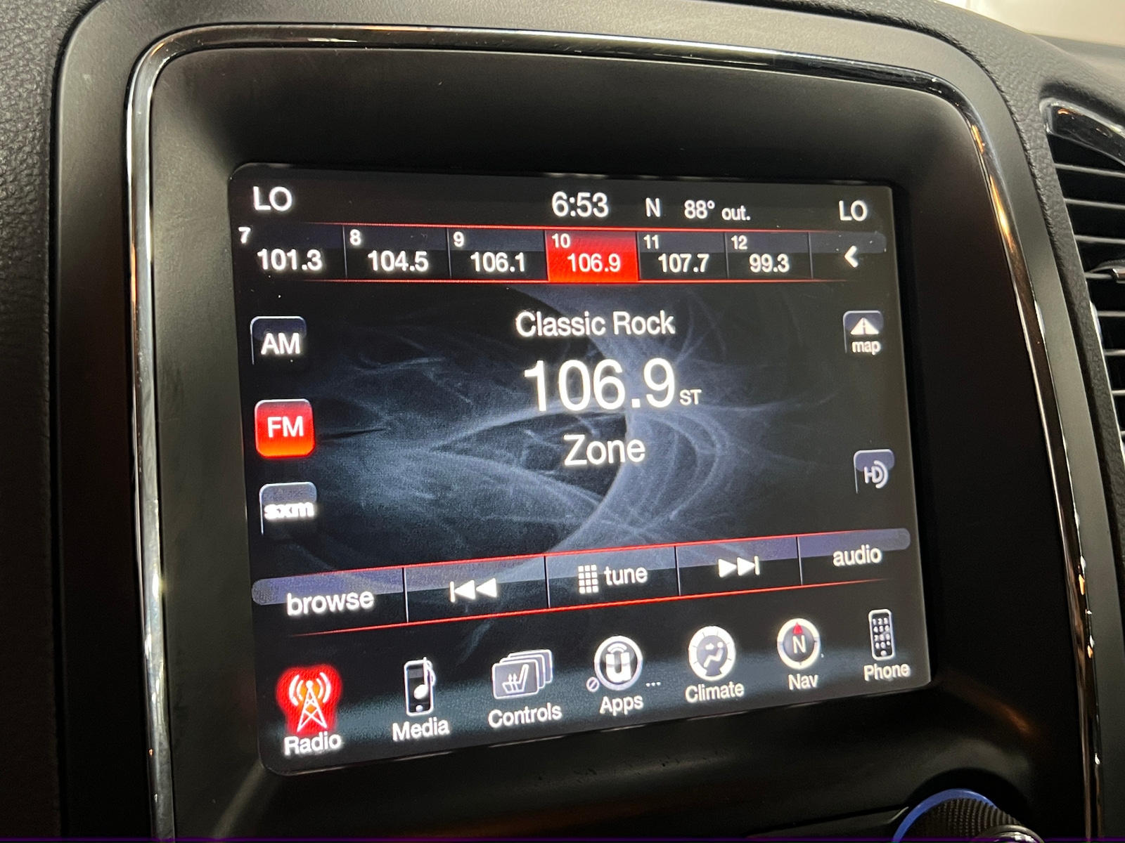 Thumbnail: 2017 Dodge Durango - 3