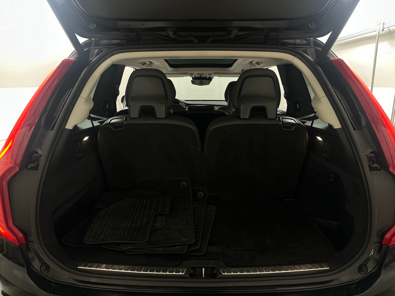Thumbnail: 2016 Volvo XC90 - 6