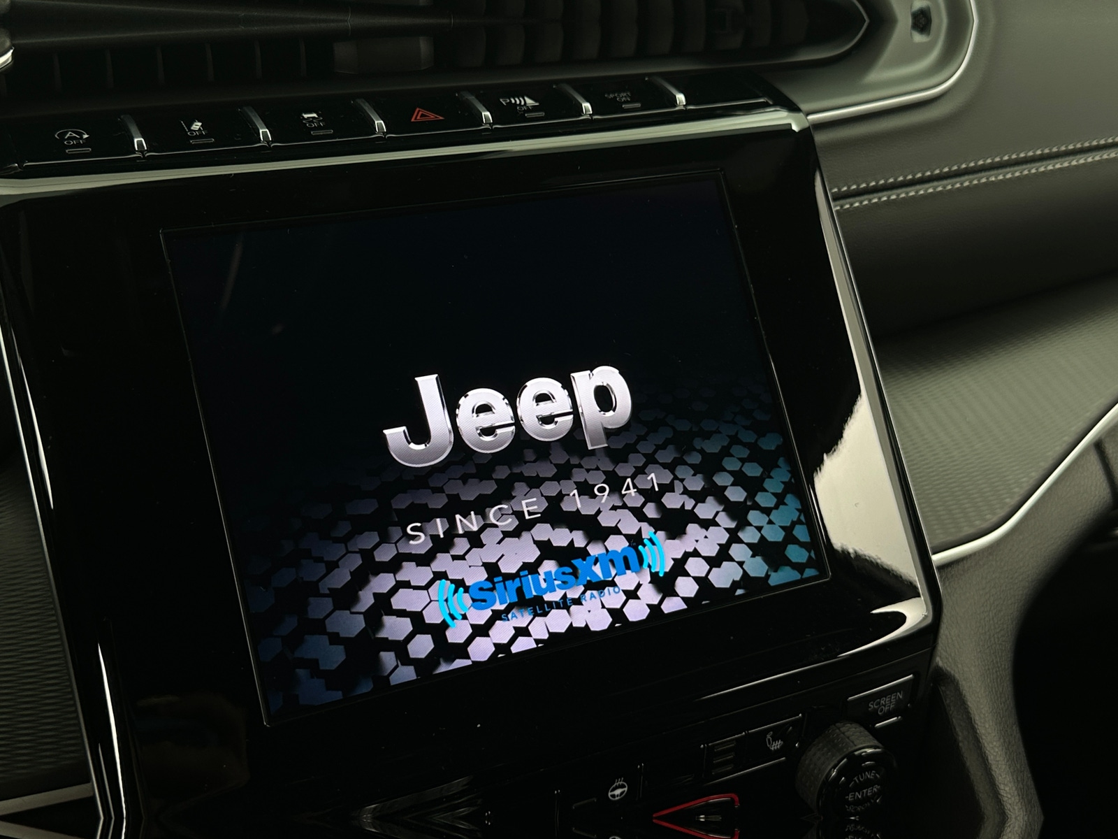 Thumbnail: 2025 Jeep Grand Cherokee - 4
