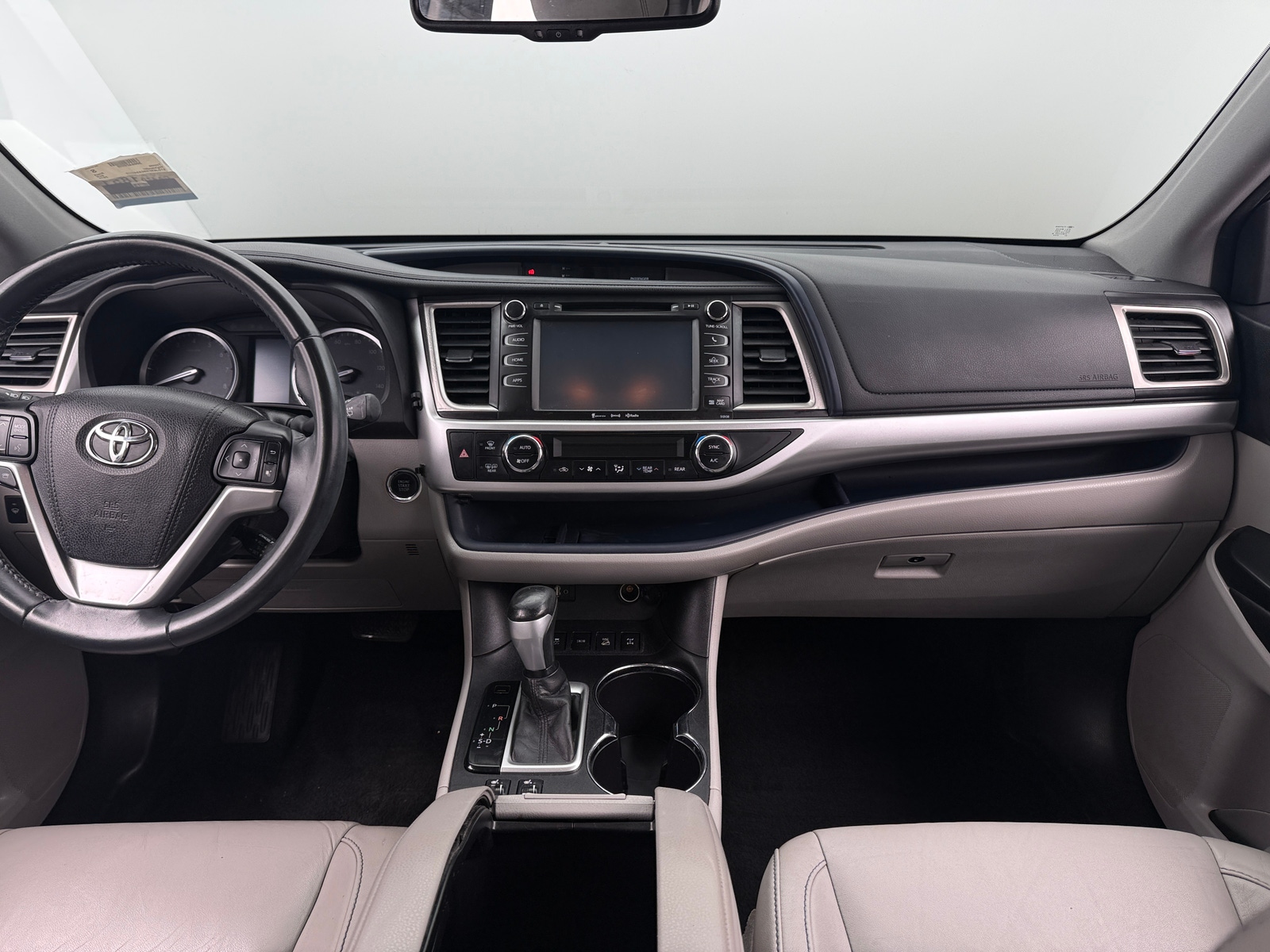 Thumbnail: 2016 Toyota Highlander - 2