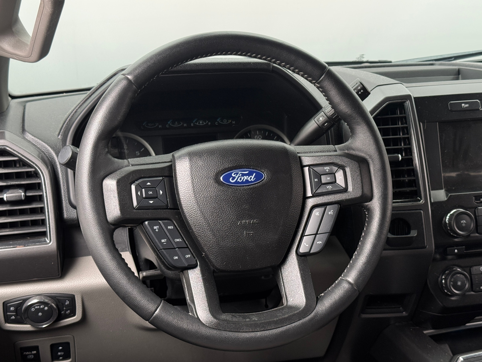Thumbnail: 2017 Ford Econoline - 5