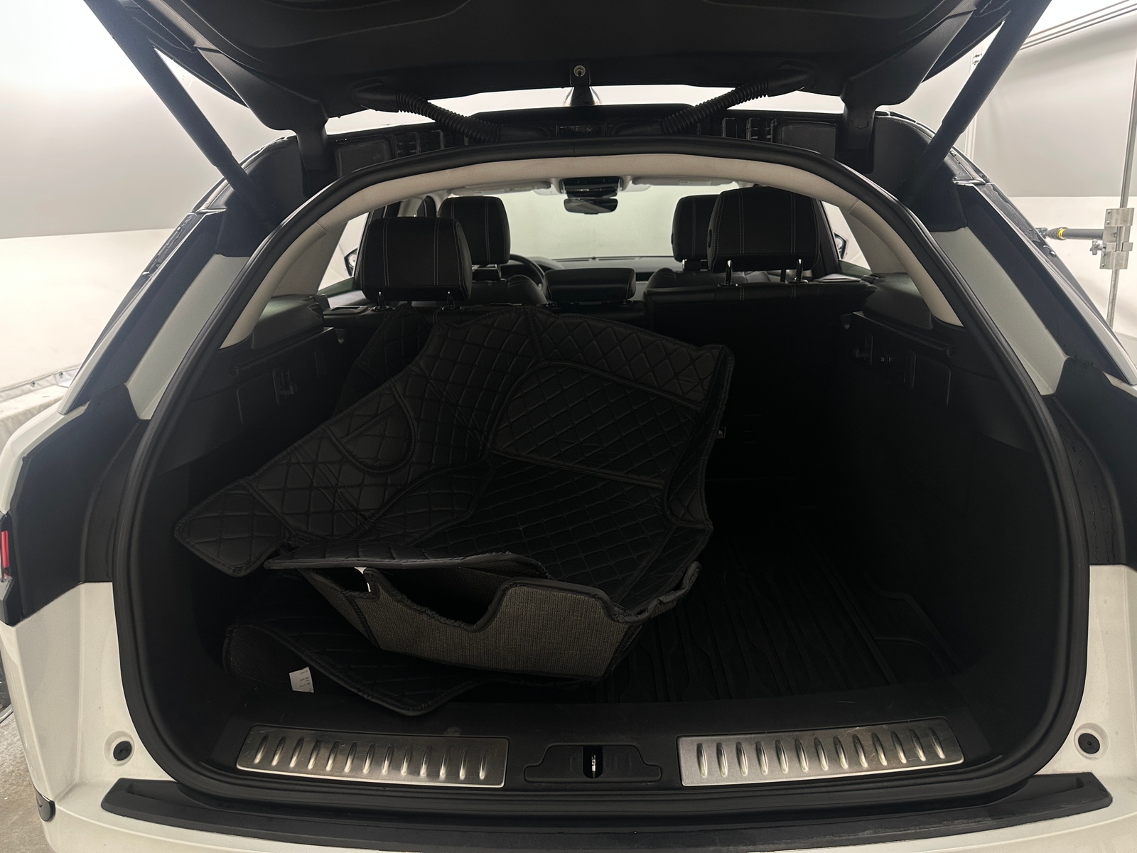 Thumbnail: 2019 Land Rover Range Rover Velar - 7