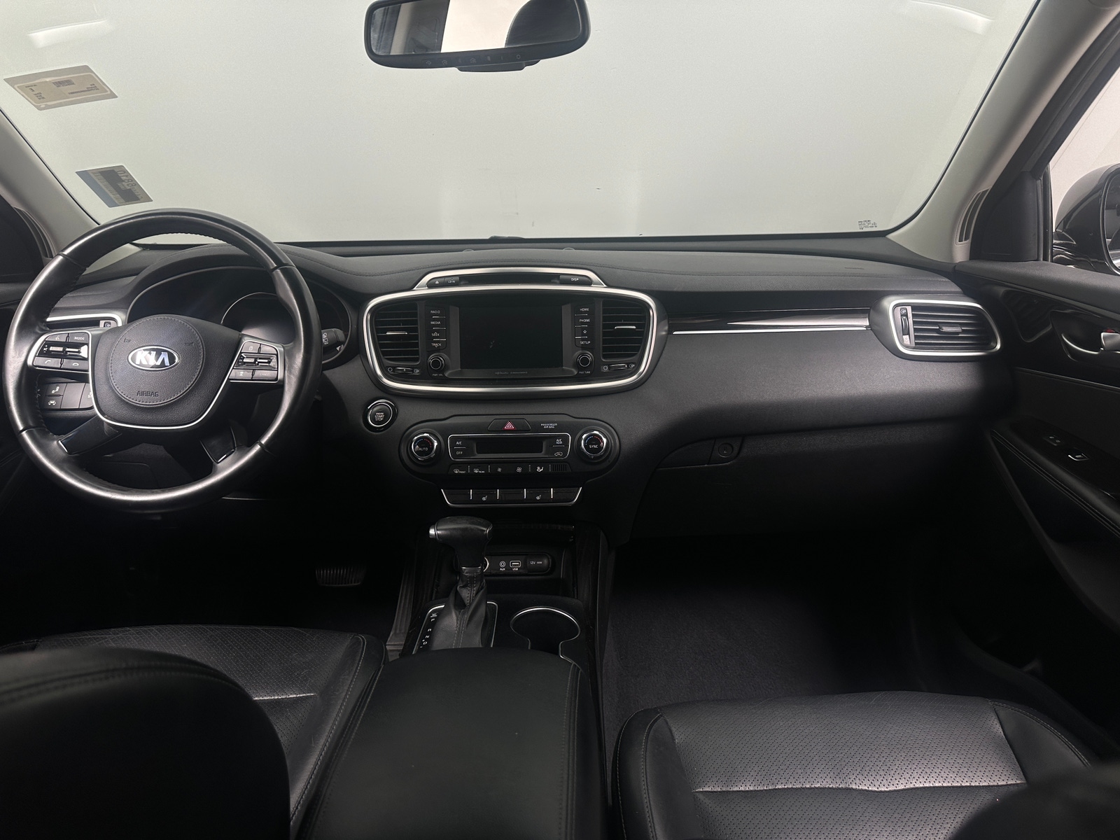 Thumbnail: 2019 Kia Sorento - 2