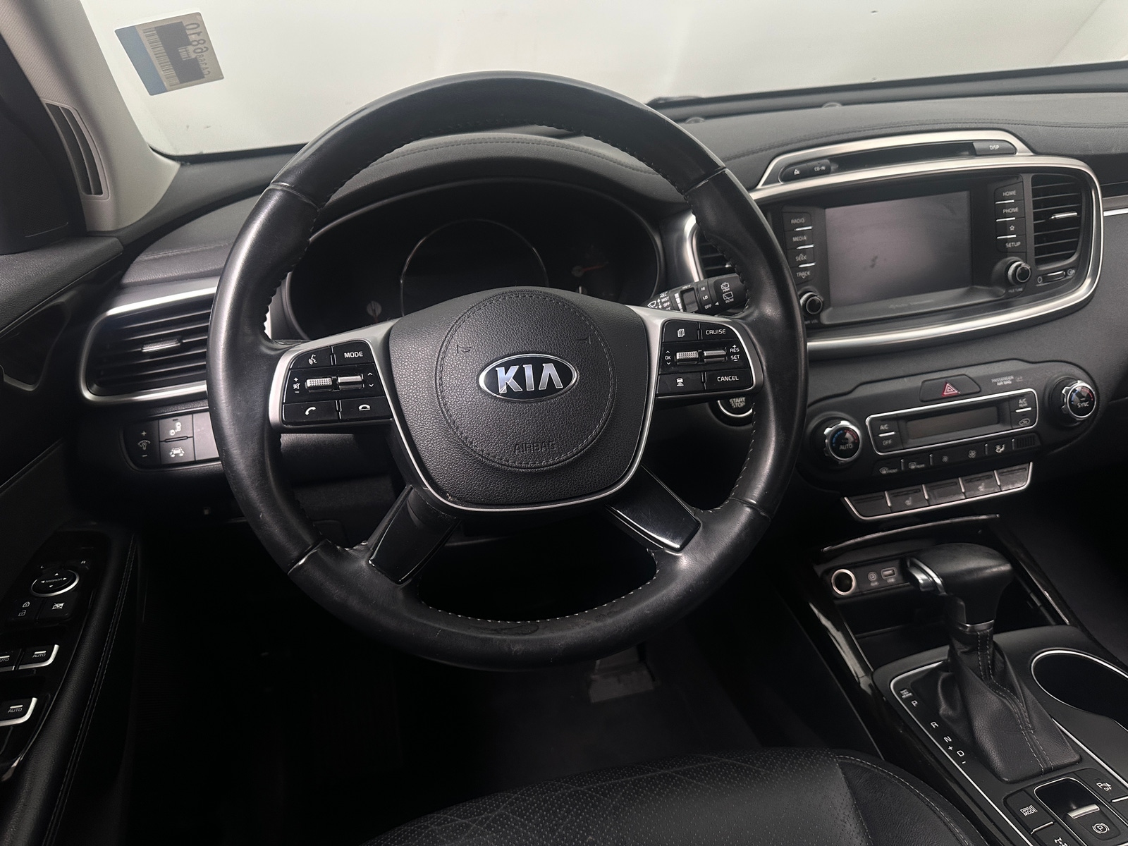 Thumbnail: 2019 Kia Sorento - 4
