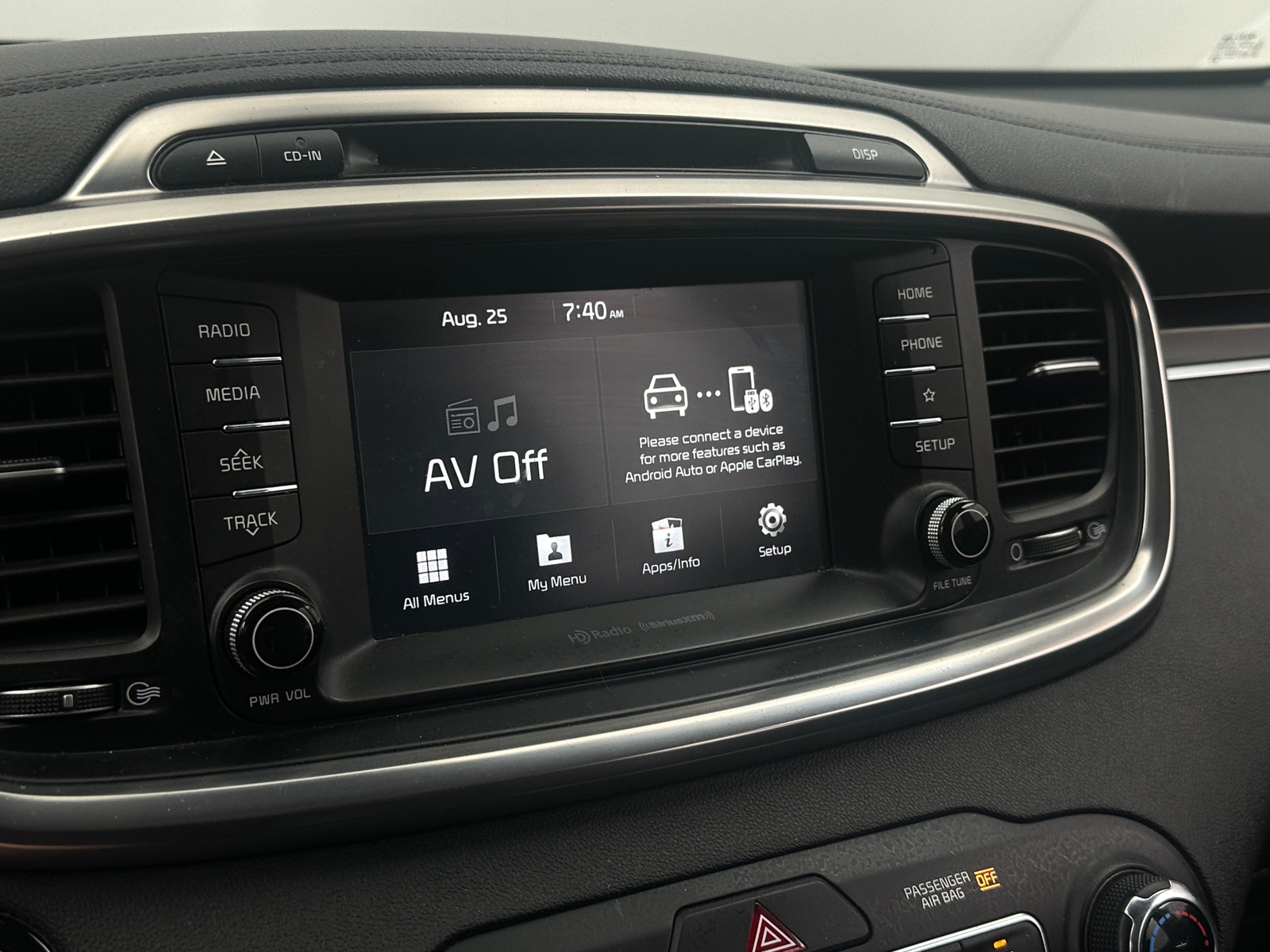 Thumbnail: 2019 Kia Sorento - 3