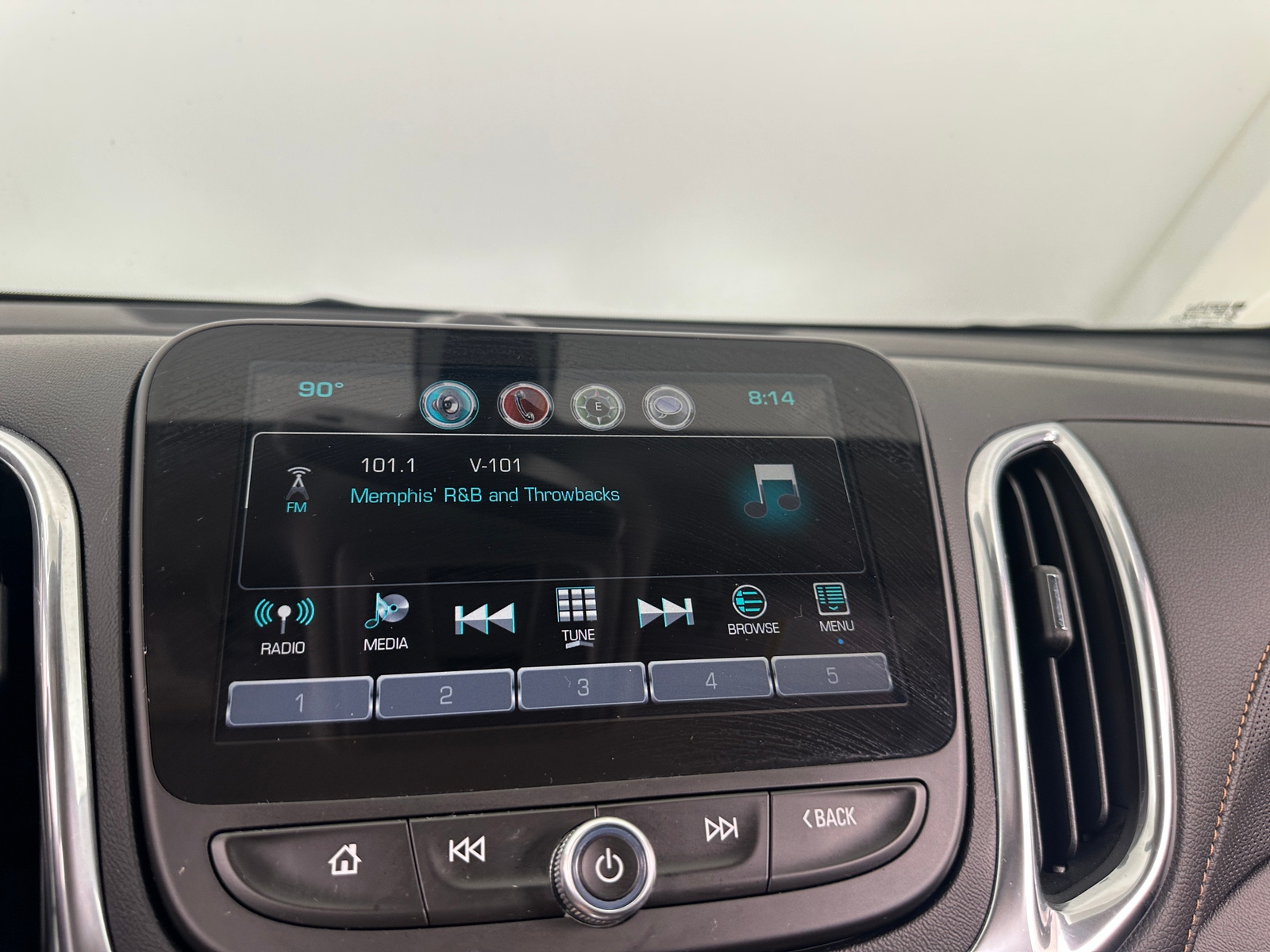 Thumbnail: 2018 Chevrolet Equinox - 3