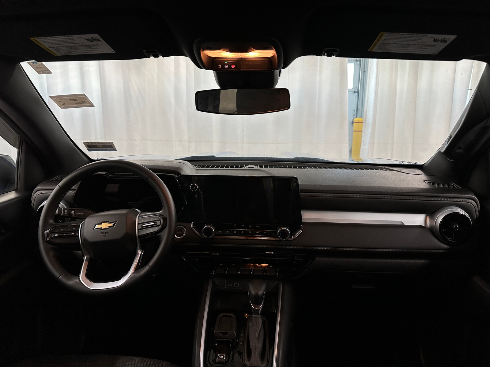 Thumbnail: 2024 Chevrolet Colorado - 3