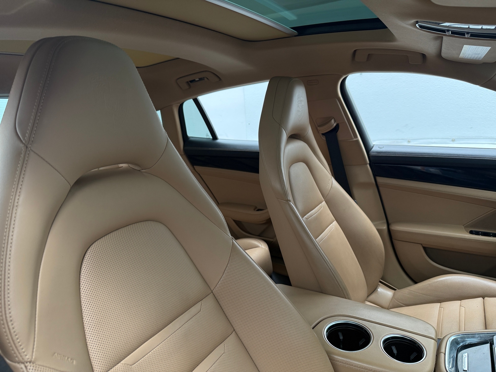 Thumbnail: 2022 Porsche Panamera - 2