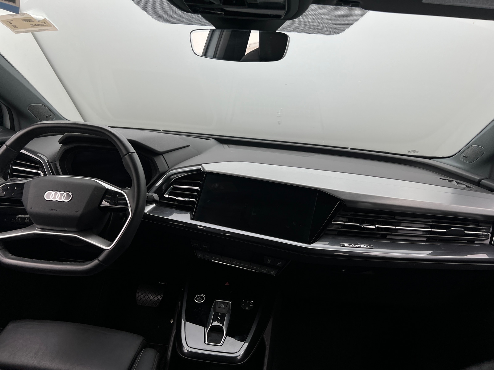 Thumbnail: 2023 Audi Q4 e-tron - 3