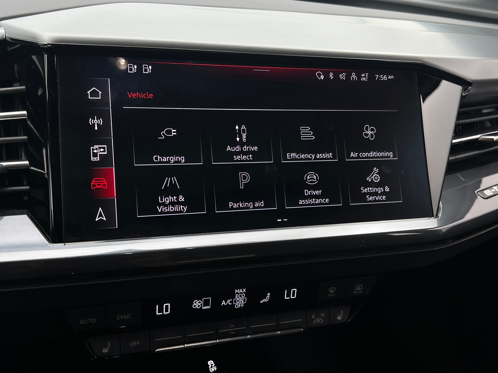 Thumbnail: 2023 Audi Q4 e-tron - 4