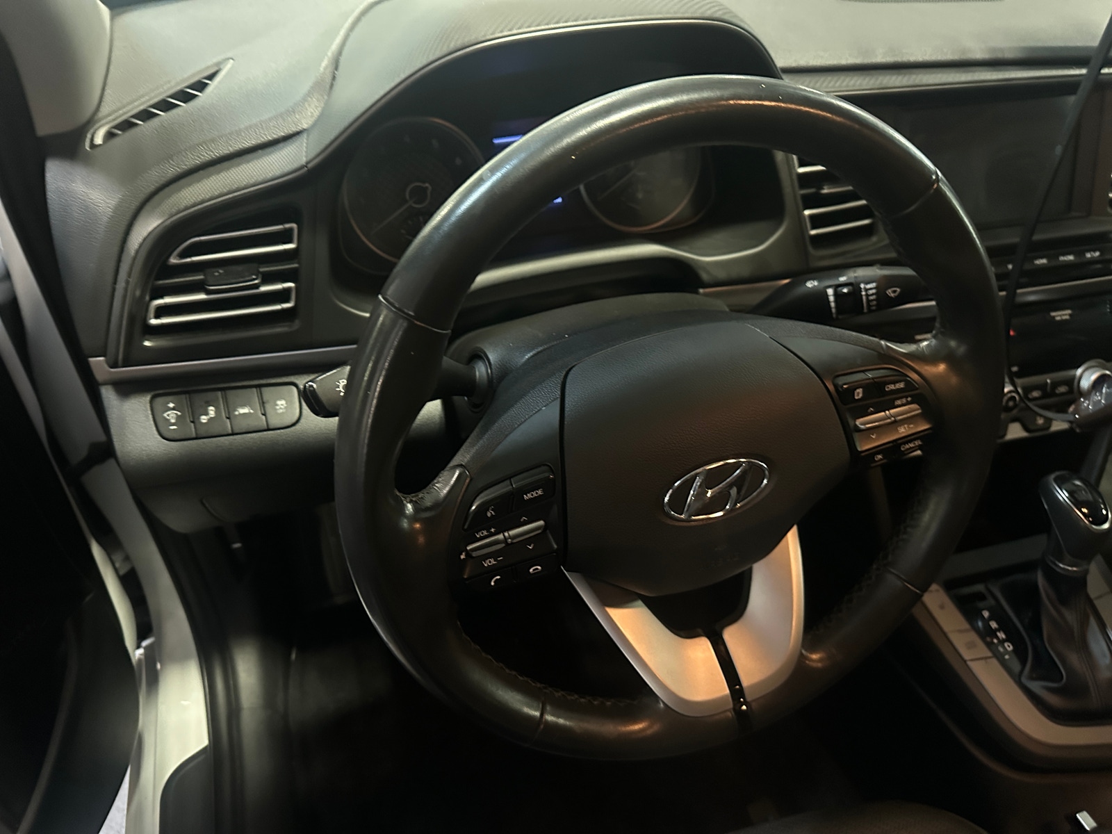 Thumbnail: 2019 Hyundai Elantra - 4