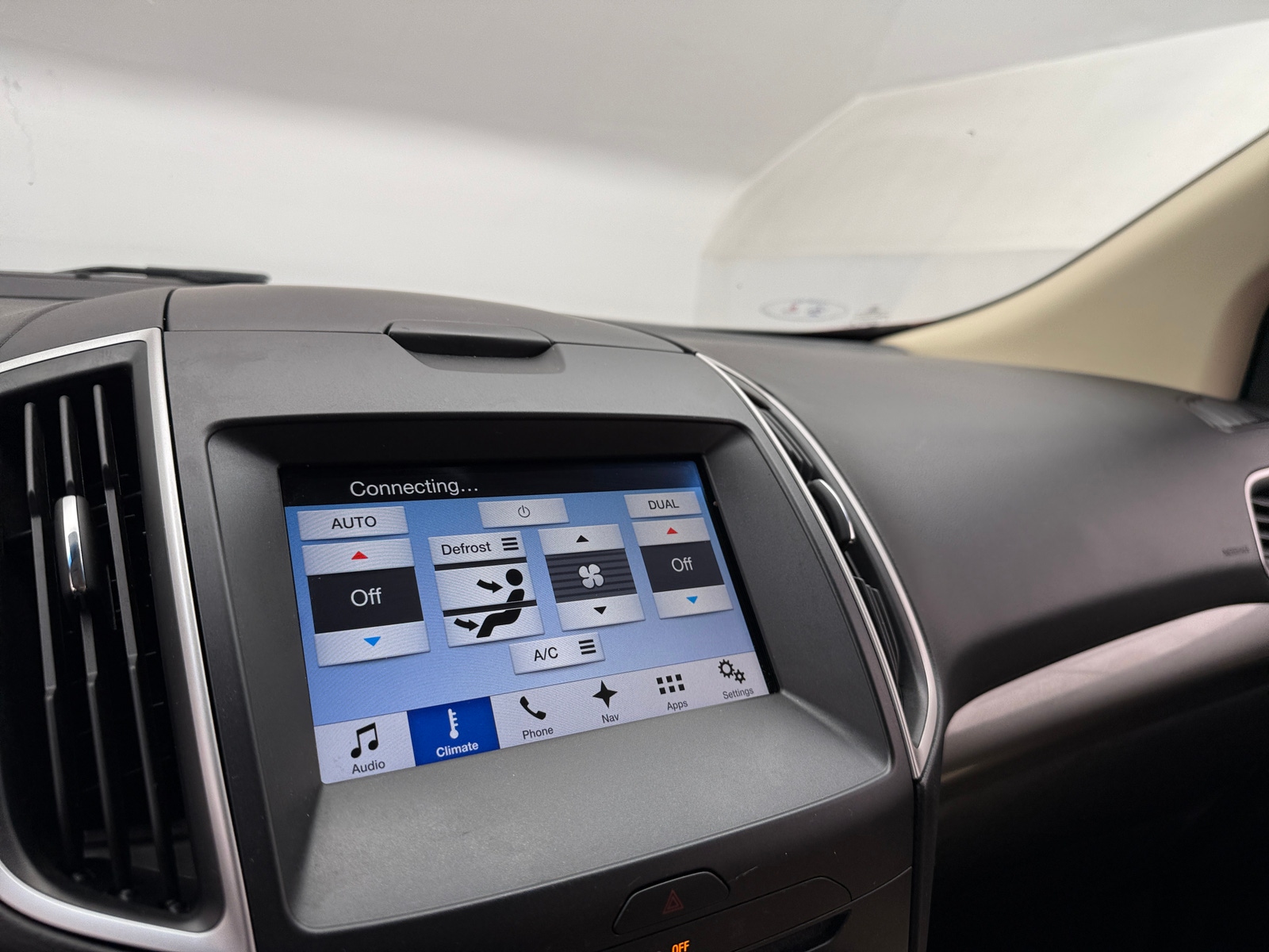 Thumbnail: 2016 Ford Edge - 3