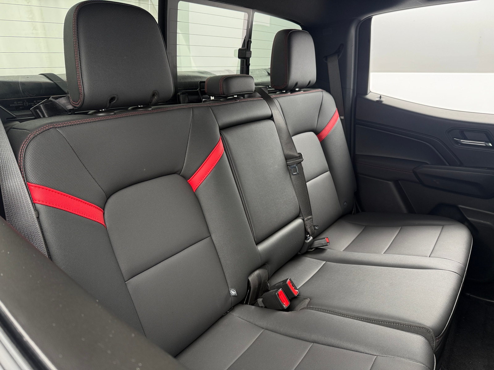 Thumbnail: 2024 Chevrolet Colorado - 5